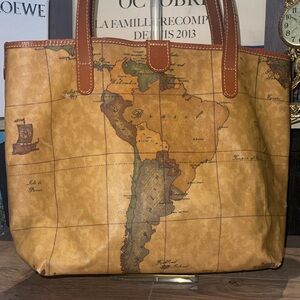 Taking offers! Alviero Martini Tilasse Classic Leather Bag Map